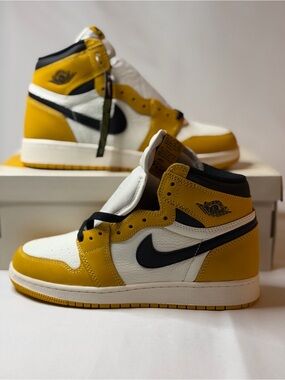 Nike Air Jordan 1 Mid Yellow White Black